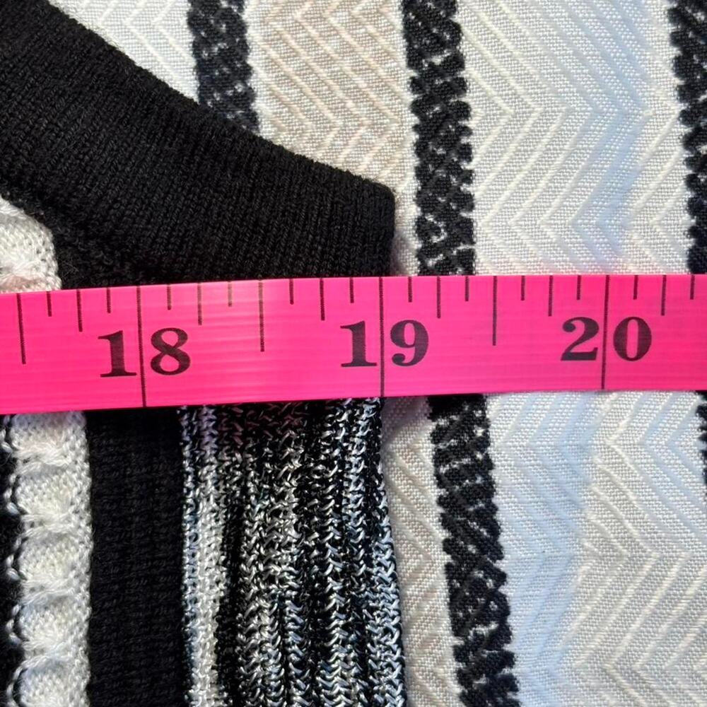 WHITEHOUSEBLACKMARKET Women L Sleeveless Top Zebra Pattern - Picture 8 of 8